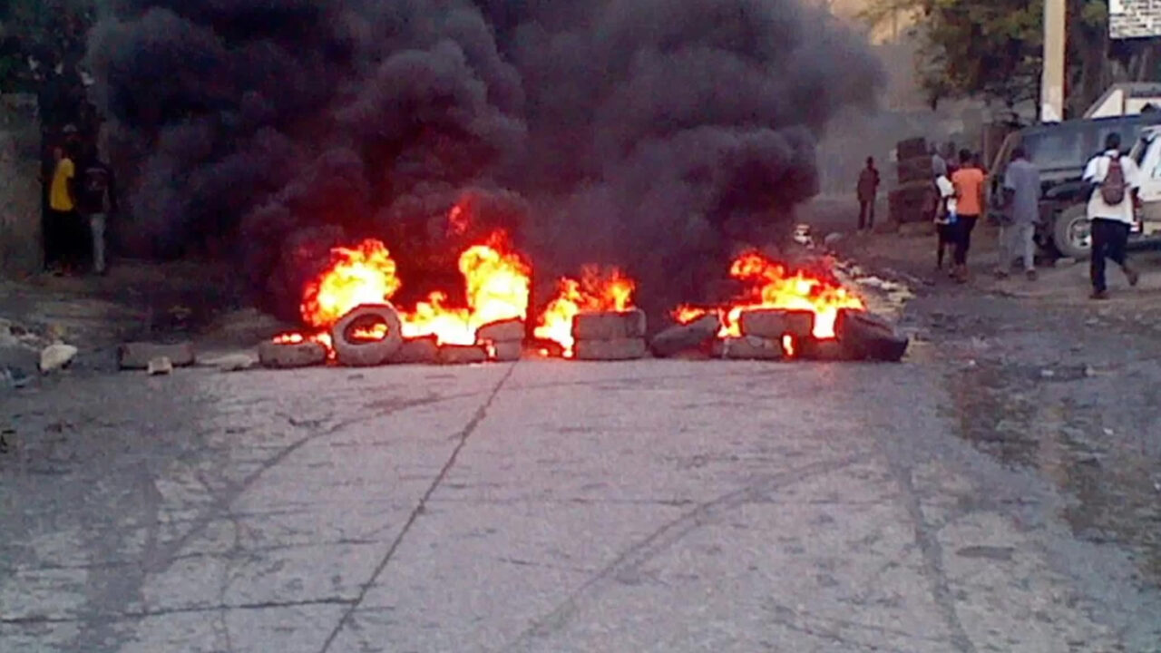 COMMENTAIRE : Ça suffit ! Arrêtez maintenant!